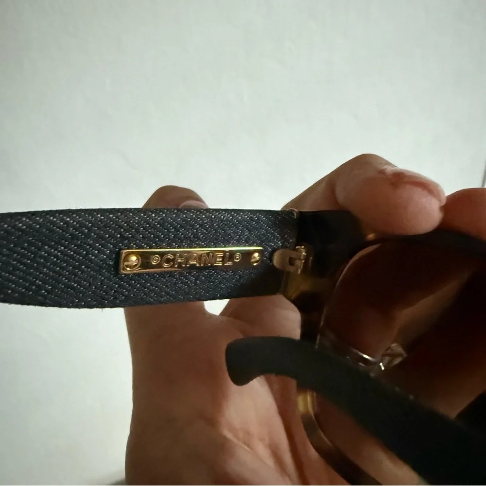 Chanel Tortoiseshell Cat Eye Sunglasses Tweed Arms Gold CC Logo Italy - Picture 4 of 12